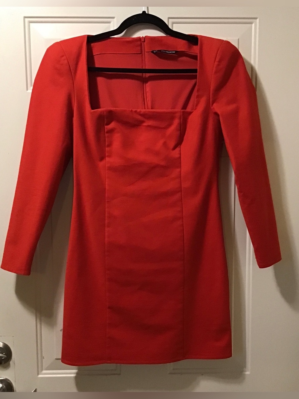Sfera Collection Size M Amex 30 Vibrant Red Square-Neck Long Sleeve Mini Dress